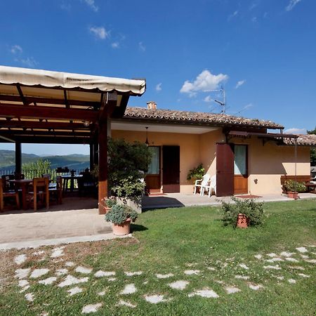 Agriturismo Il Castello Assis Exterior foto