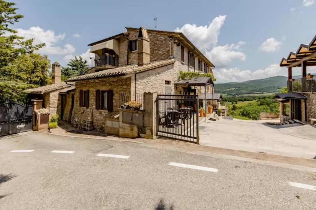 Agriturismo Il Castello Assis Exterior foto