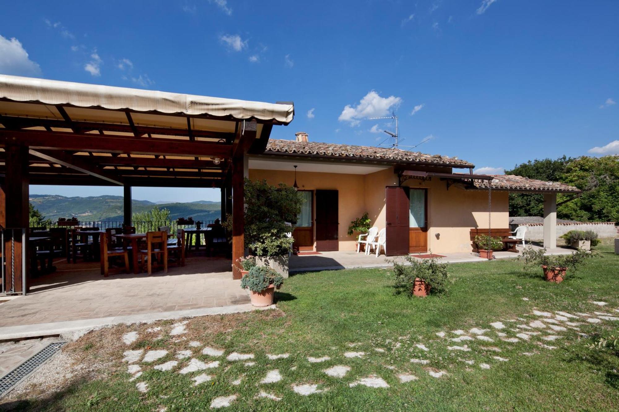 Agriturismo Il Castello Assis Exterior foto
