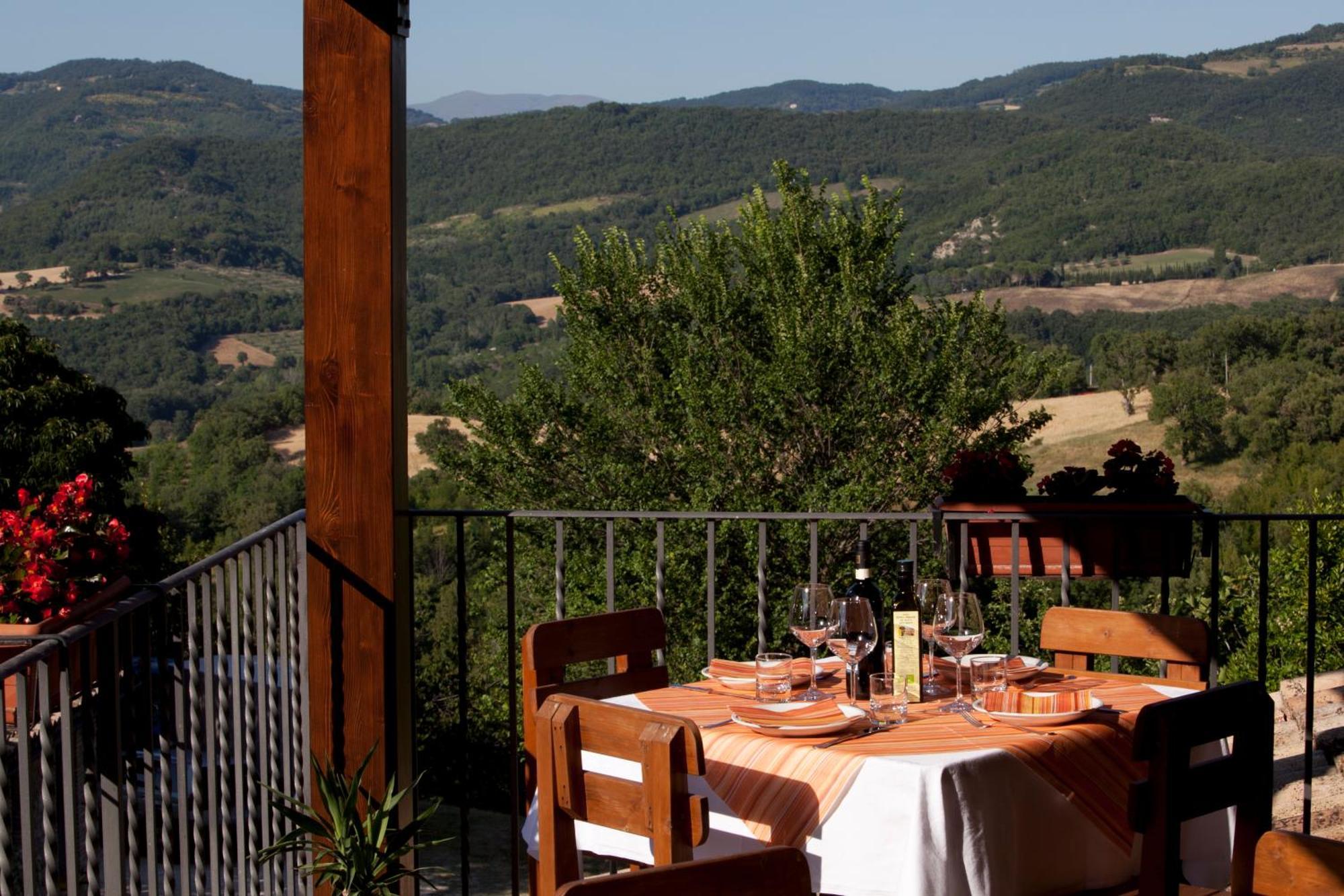 Agriturismo Il Castello Assis Exterior foto