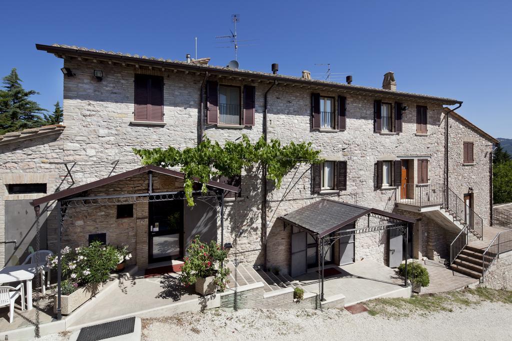Agriturismo Il Castello Assis Exterior foto