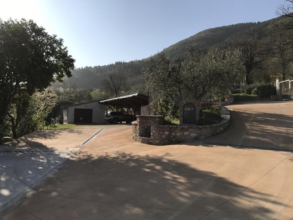 Agriturismo Il Castello Assis Exterior foto
