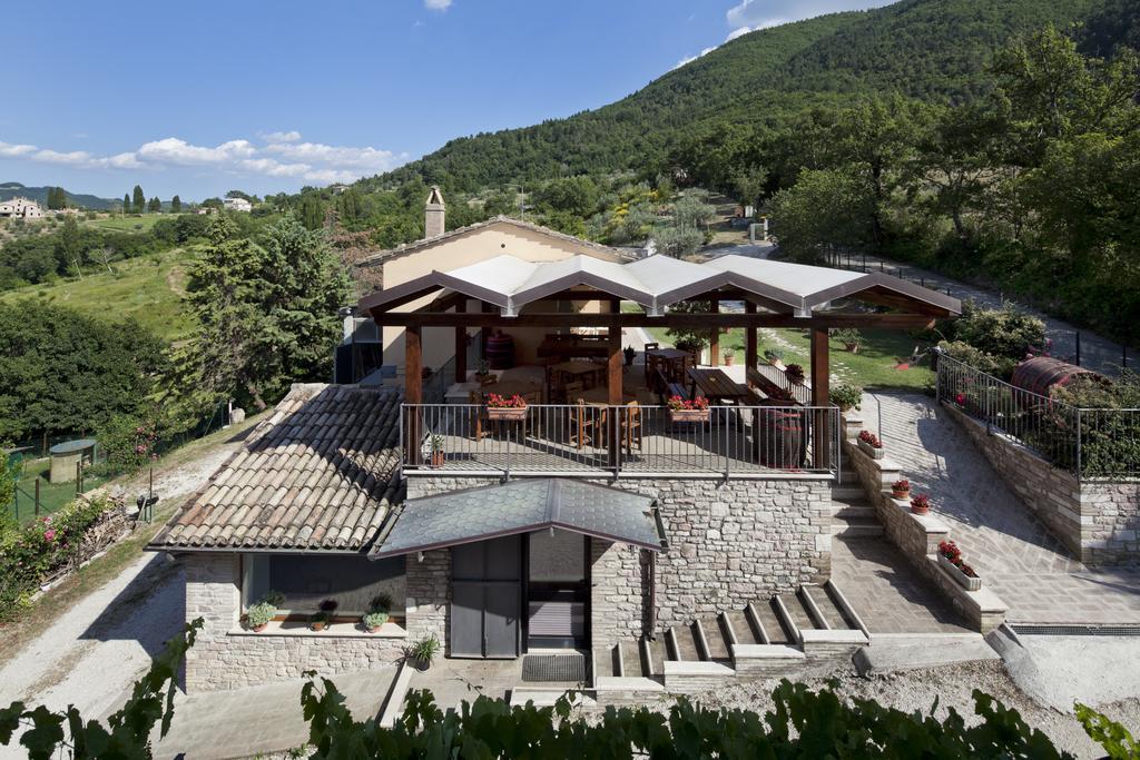 Agriturismo Il Castello Assis Exterior foto