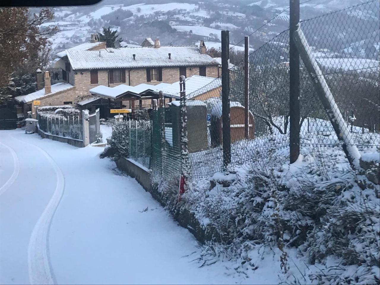Agriturismo Il Castello Assis Exterior foto